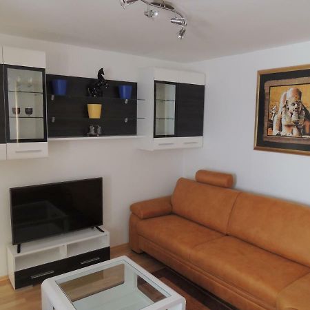 Apartma โบเว็ก ภายนอก รูปภาพ
